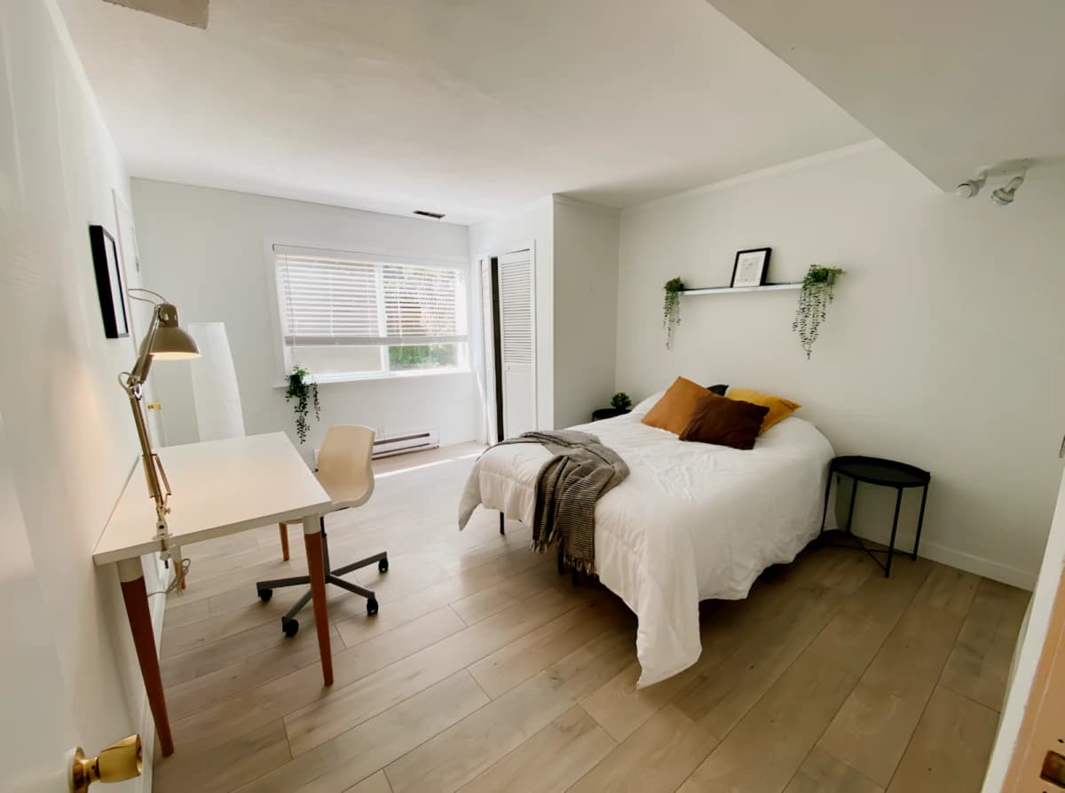 Laurel Room