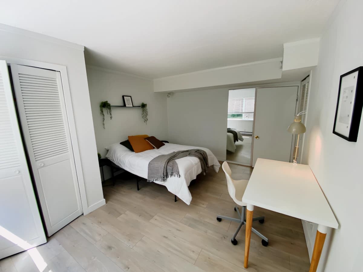 Laurel Room