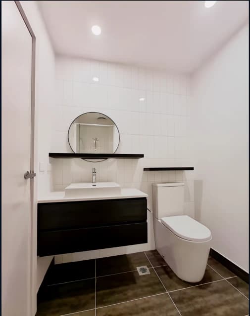 1 Bed 1 Bath (unfurnished)