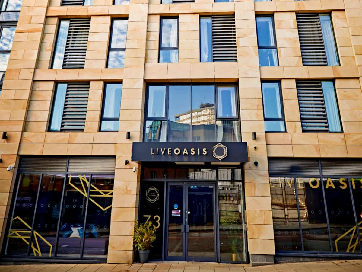 Oasis Residence image 2
