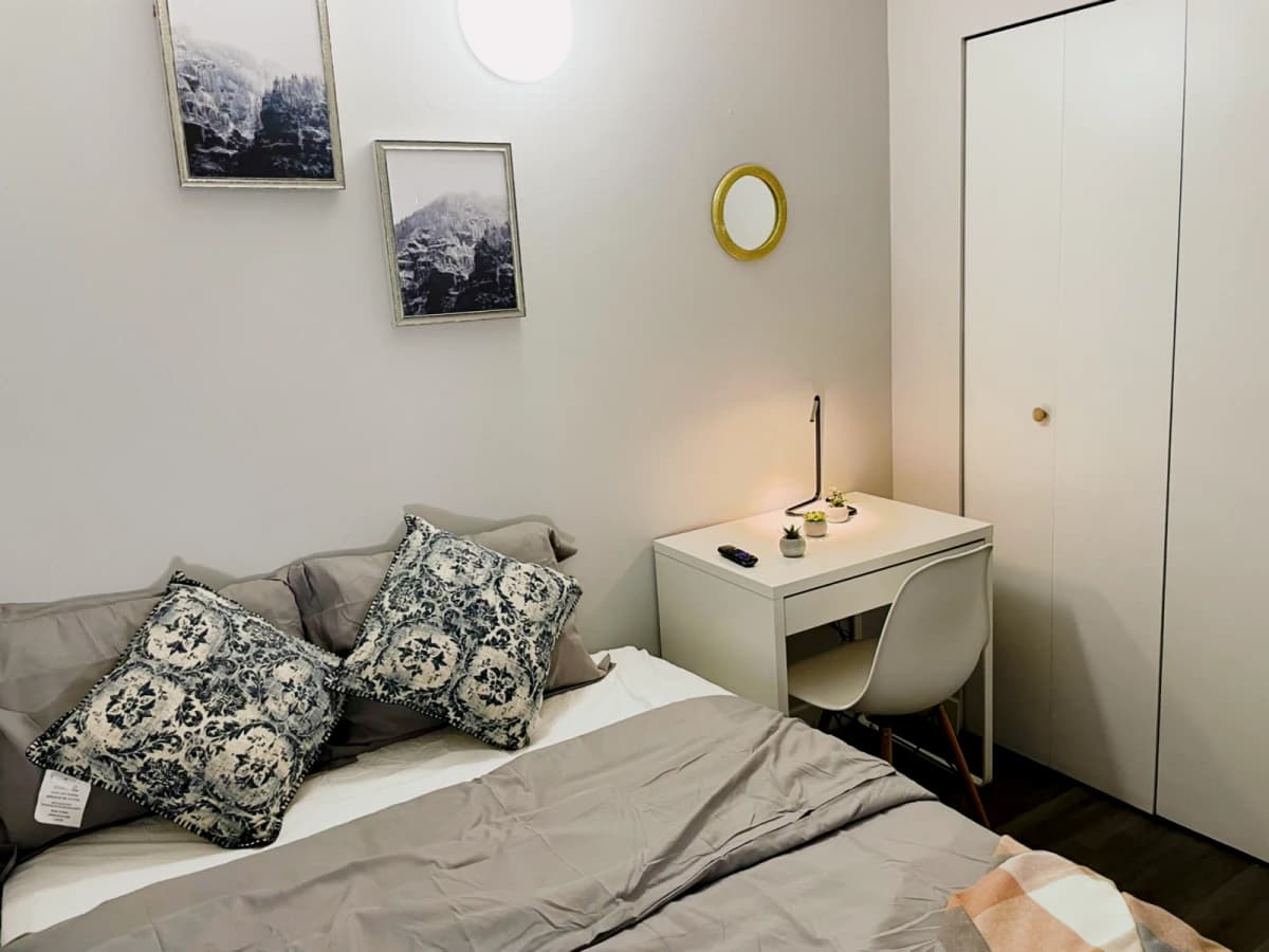 Small Deluxe Room