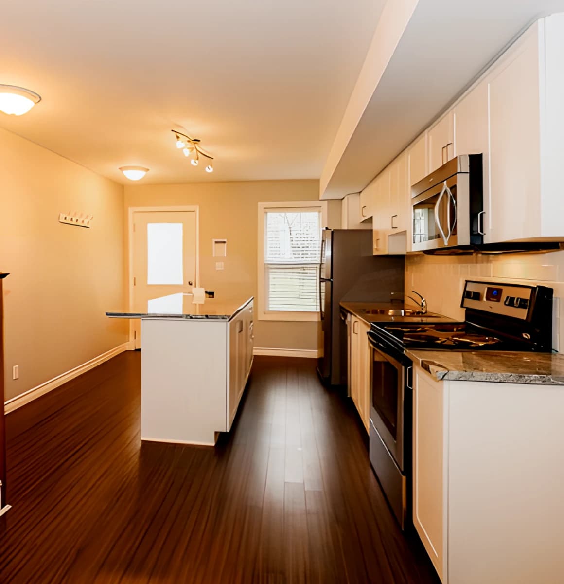 3 BEDROOM SUITE