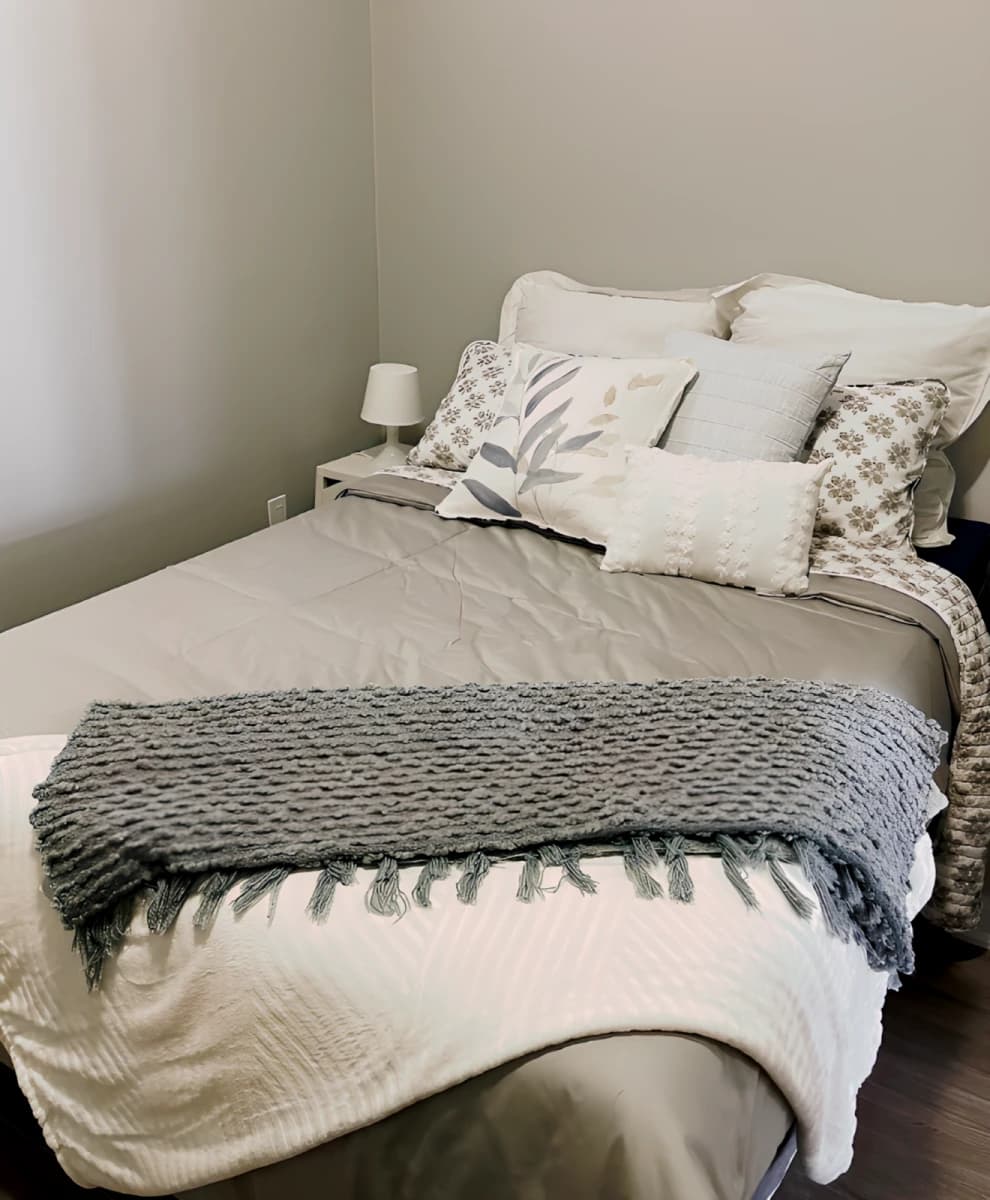 5 BED 5 BATH APARTMENT