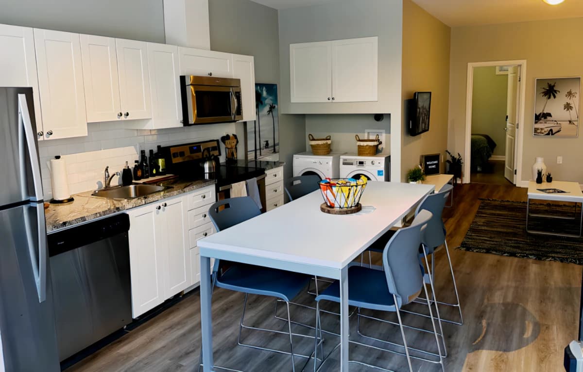 5 BED 5 BATH APARTMENT