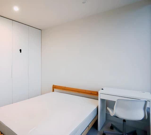 2 Bedroom