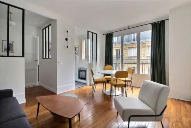 Bright and modern studio near the Saint-Georges metro
