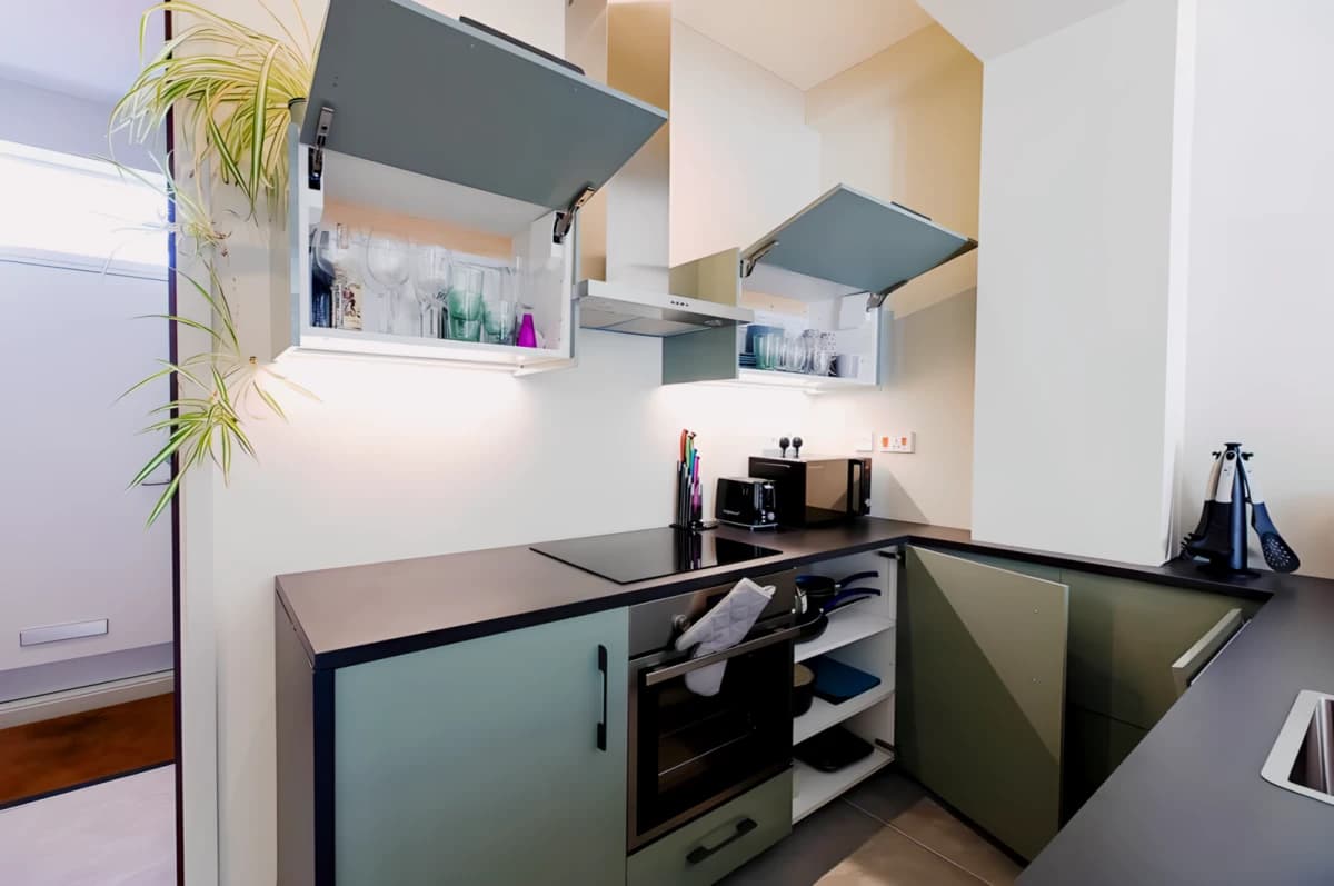 2 Bedrooms 1 Bathroom