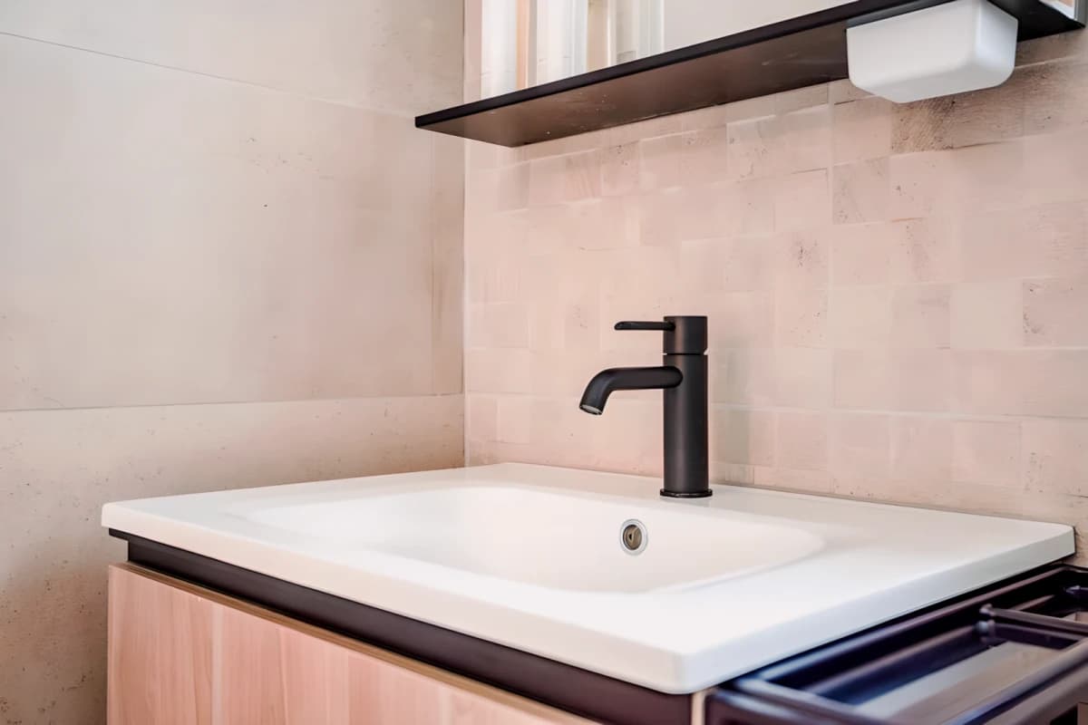 2 Bedrooms 1.5 Bathroom