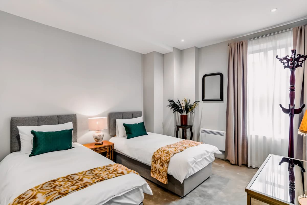 2 Bedrooms  2 Bathroom