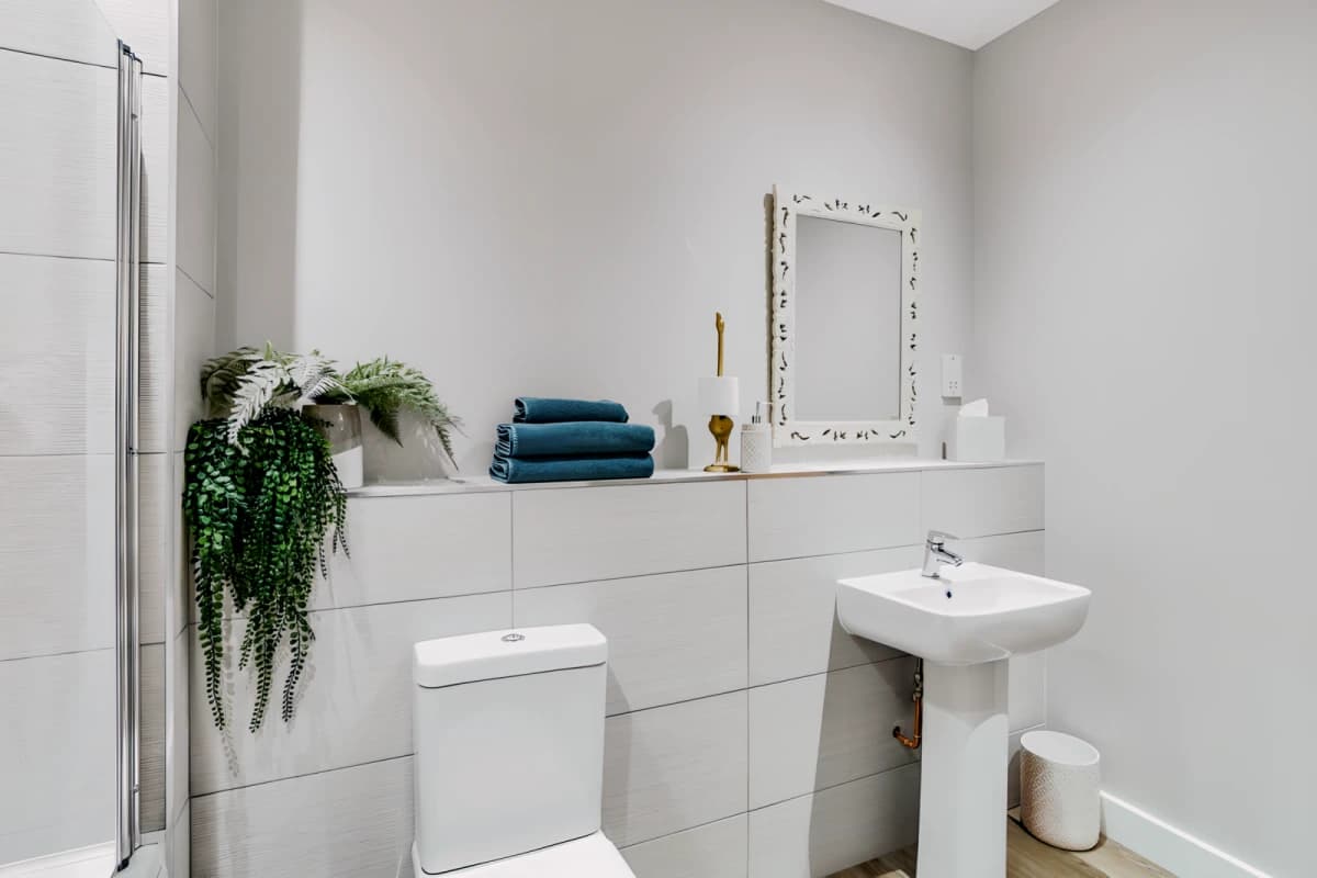 2 Bedrooms  2 Bathroom