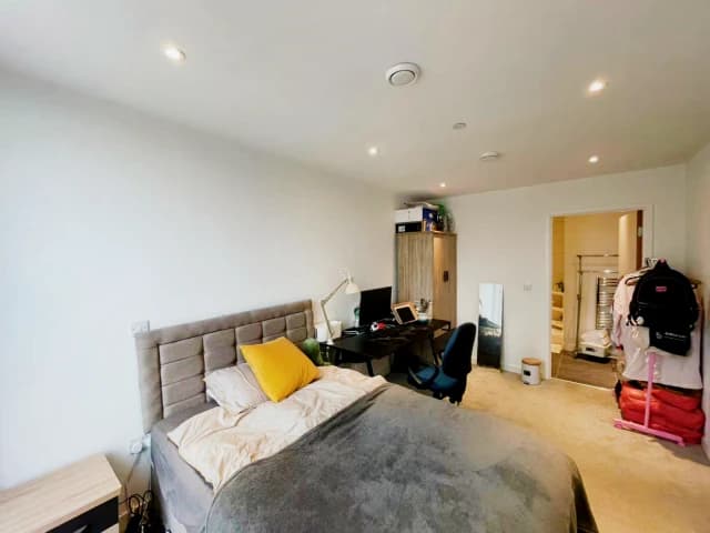 2 Bedrooms 2 bathroom