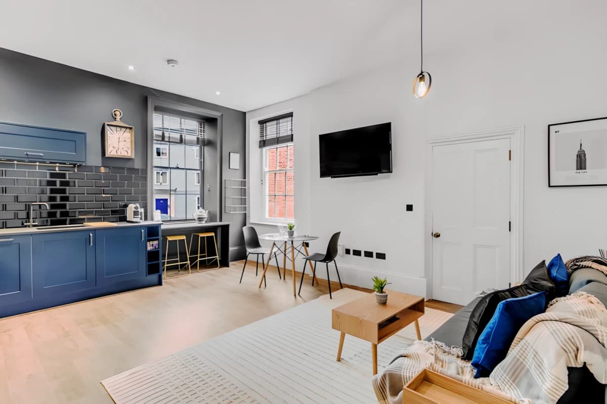 2 Bedrooms 1 Bathroom