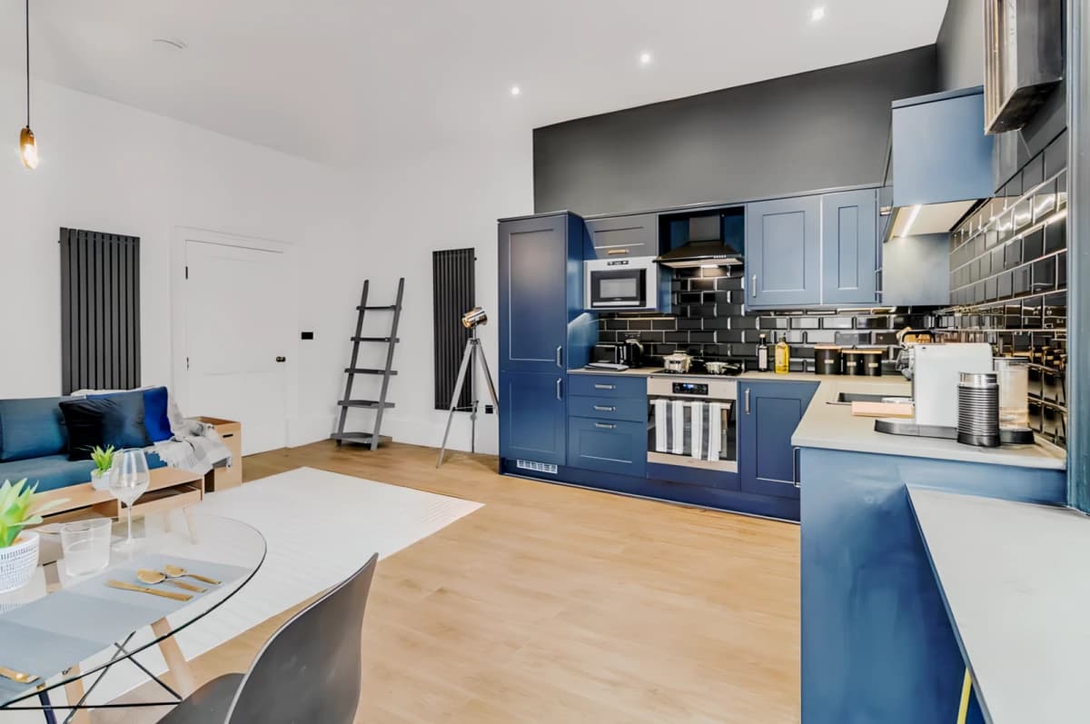 2 Bedrooms 1 Bathroom
