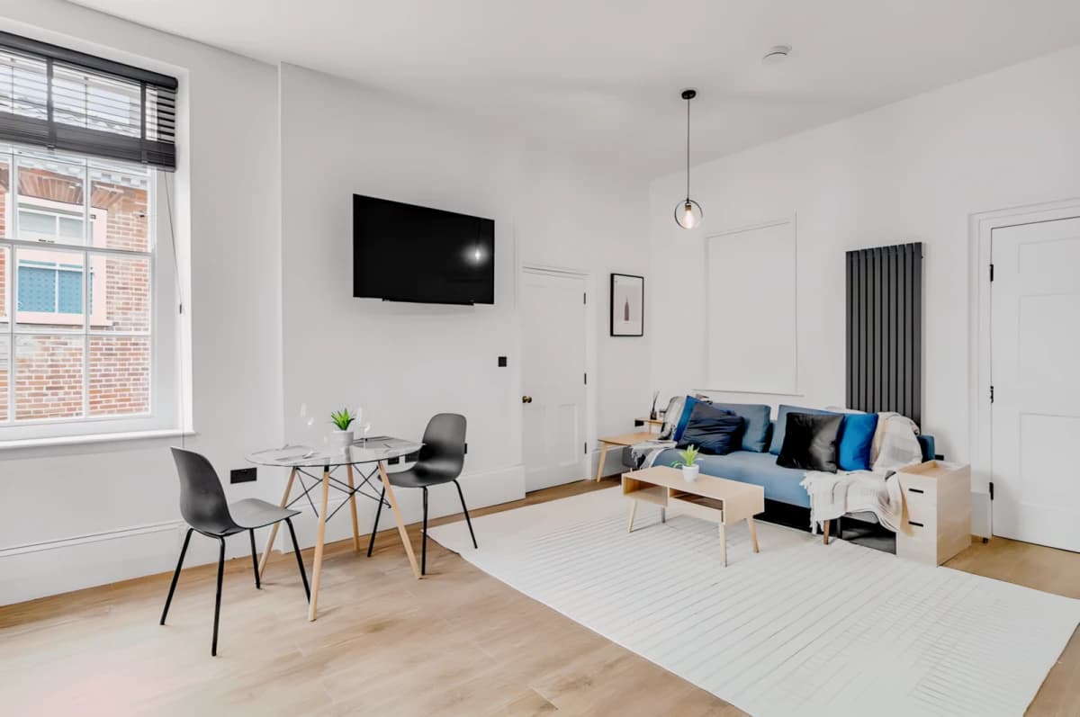2 Bedrooms 1 Bathroom