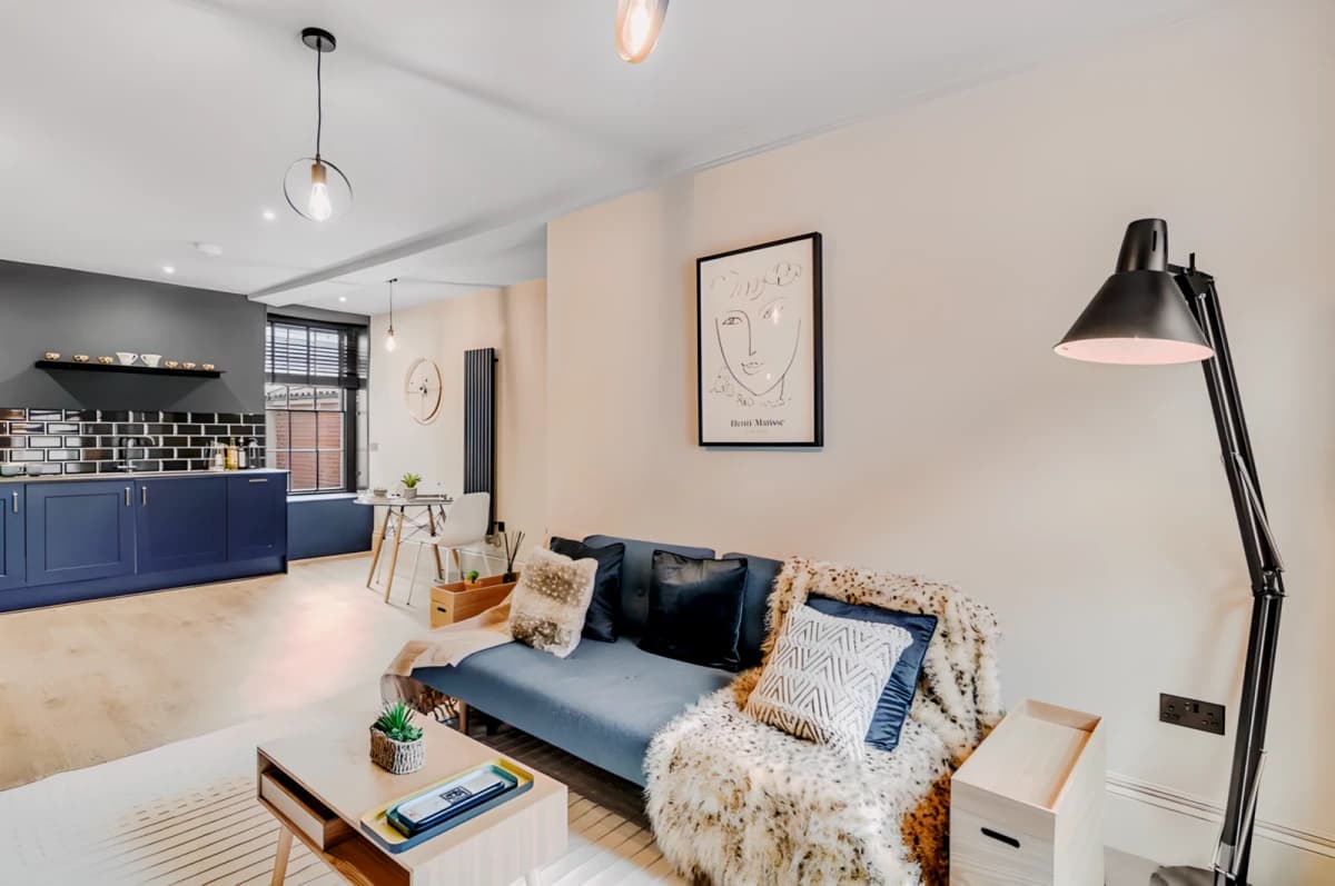 2 Bedrooms 1 Bathroom