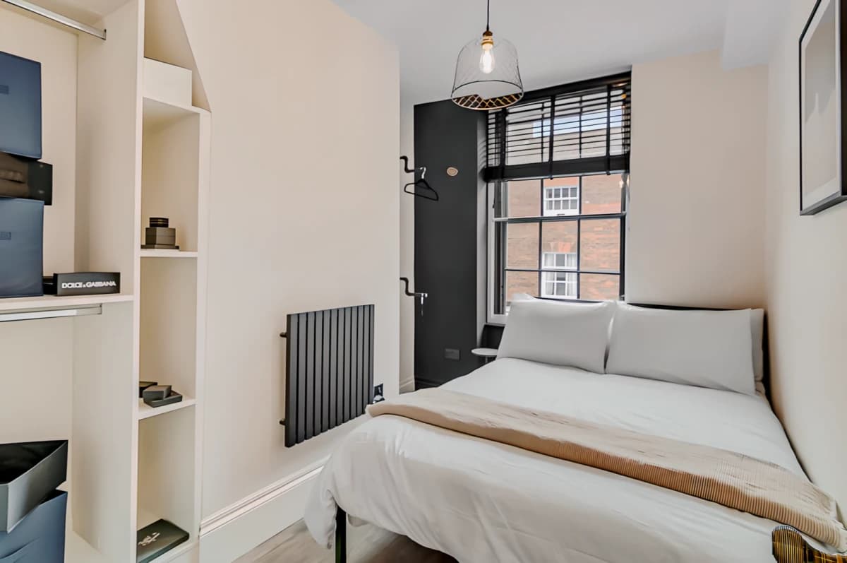 2 Bedrooms 1 Bathroom