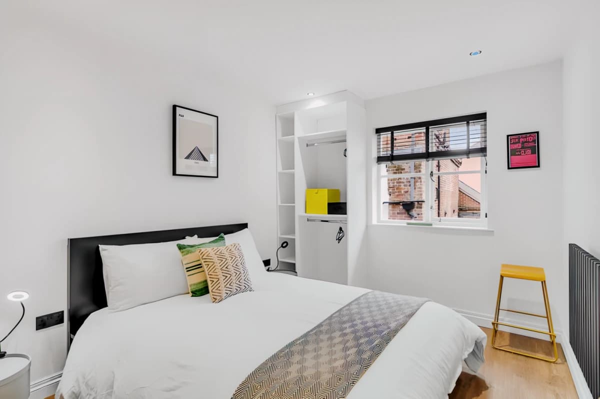 2 Bedrooms 1 Bathroom