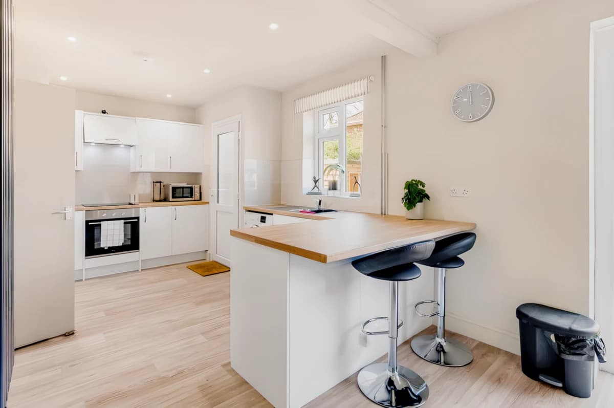 4 Bedrooms 1.5 Bathrooms