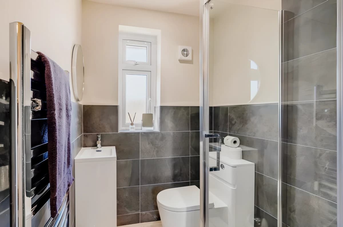 4 Bedrooms 1.5 Bathrooms