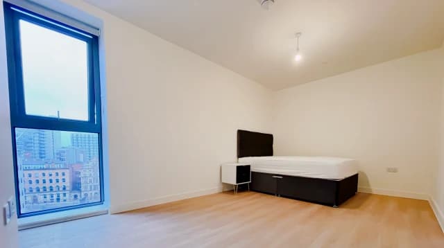 2 Bedrooms 1 bathroom