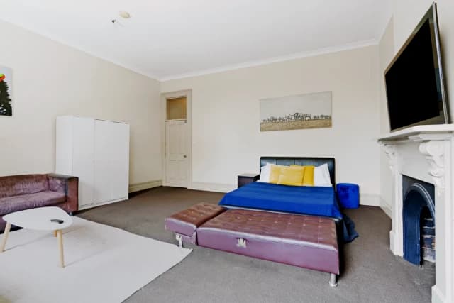 Room 4