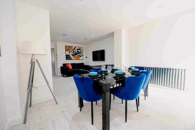 96 Blantyre Road, L15 image 4
