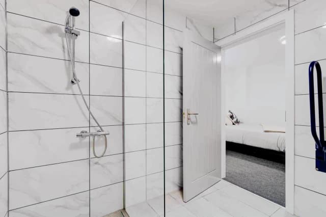 354 Scotland Road Flat A, L5 image