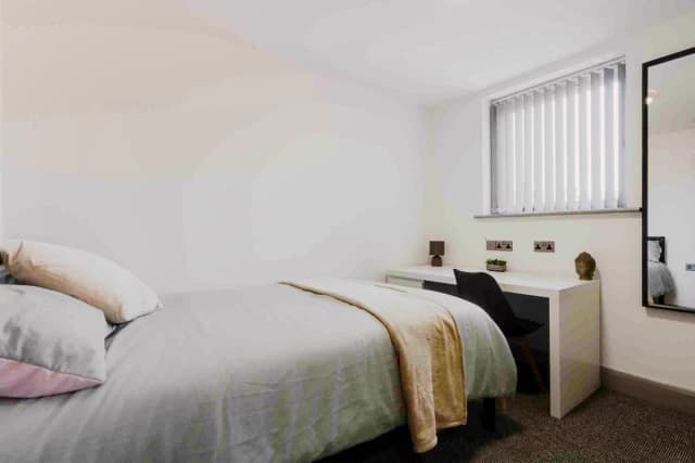 55 Picton road, L15 image