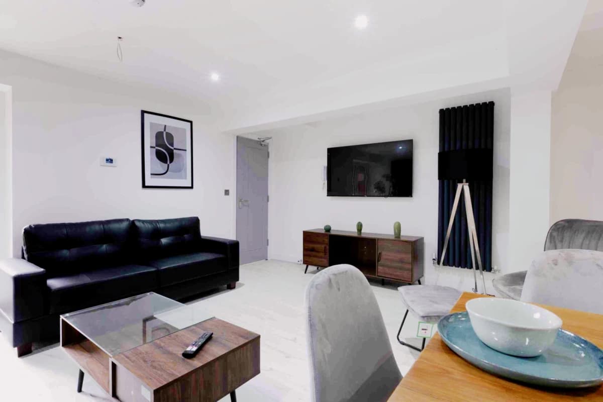 98 Yarborough Road LN1 – 21+ only image