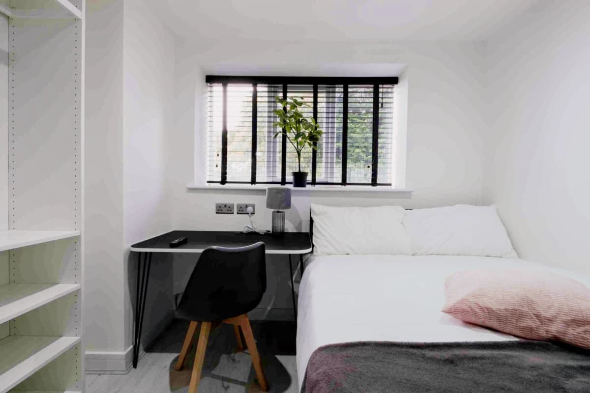 98 Yarborough Road LN1 – 21+ only image