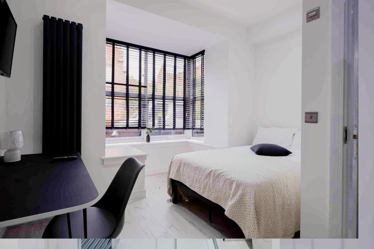 98 Yarborough Road LN1 – 21+ only image