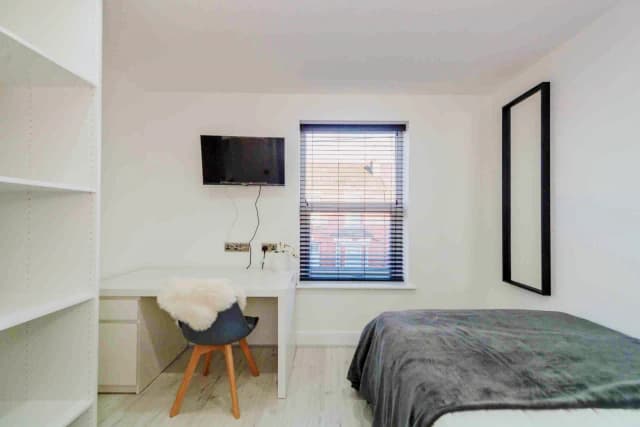 71 Portman road, L15 image