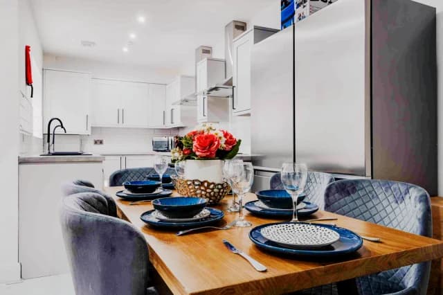 154 Garmoyle road, L15 image 2