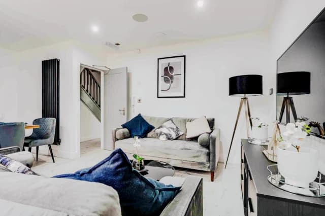154 Garmoyle road, L15 image 3
