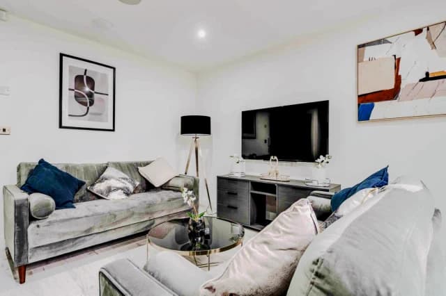 154 Garmoyle road, L15 image 4