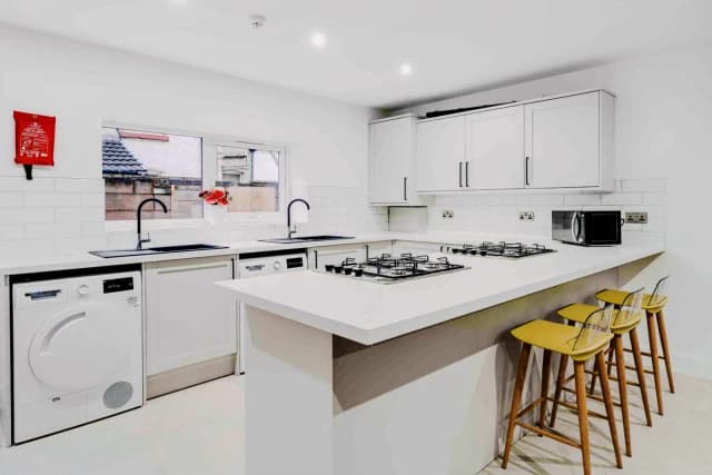 42 Egerton road, L15 image 4