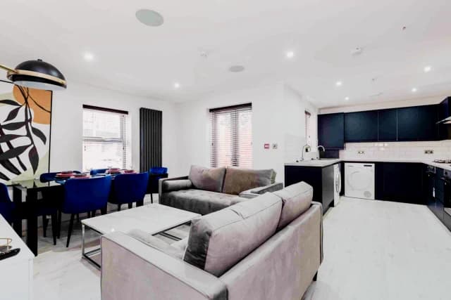 157 Alderson road, L15