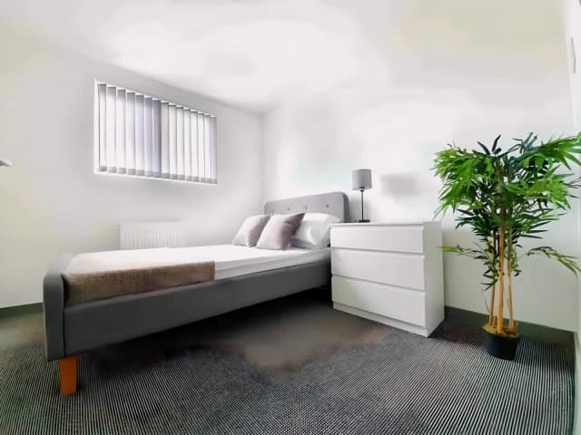 80 Ash Grove, L15 image 3