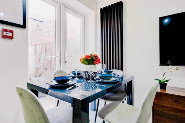 55 Madelaine Street, L8 image 2
