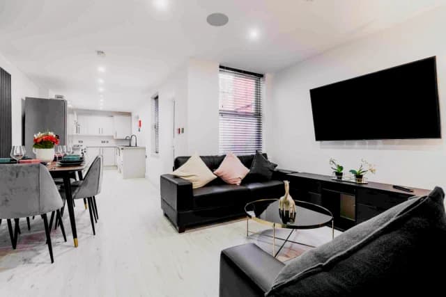 57 Edinburgh road, L7 image 3
