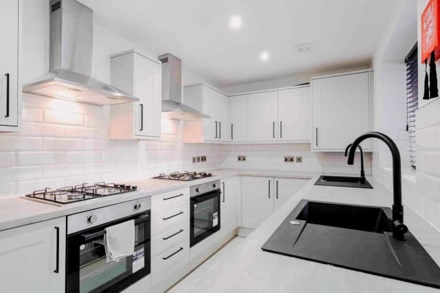 57 Edinburgh road, L7 image 4