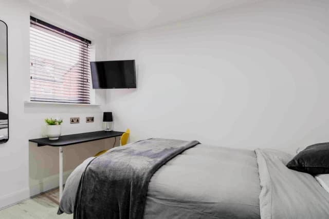 57 Edinburgh road, L7 image