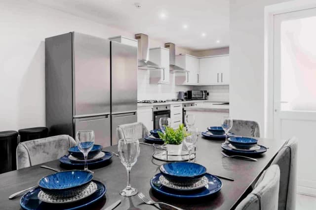 47 Grosvenor road, L15 image 3