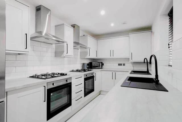 47 Grosvenor road, L15 image 4