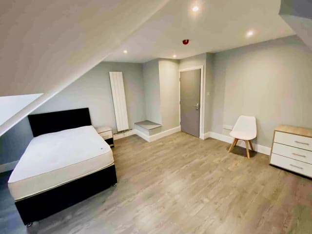 16 Finlay Street, L6 image 3