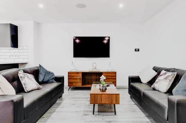 9 Rathbone road, L15 image 3