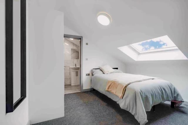 9 Rathbone road, L15 image