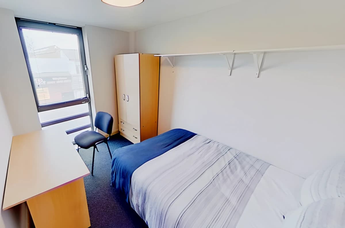 5 bedrooms 2 bathrooms