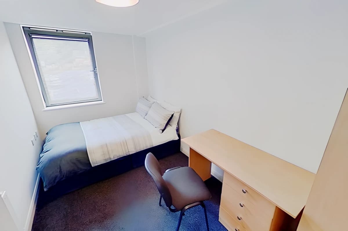 5 bedrooms 2 bathrooms