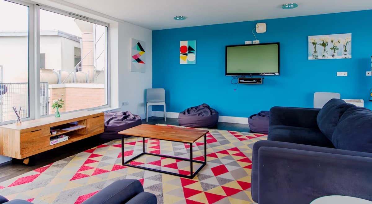 Lit Hawley Crescent image